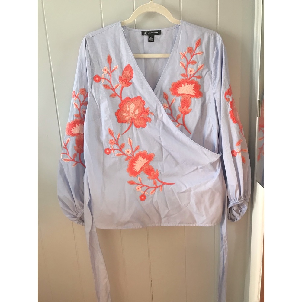 Brand new tie back bell sleeve